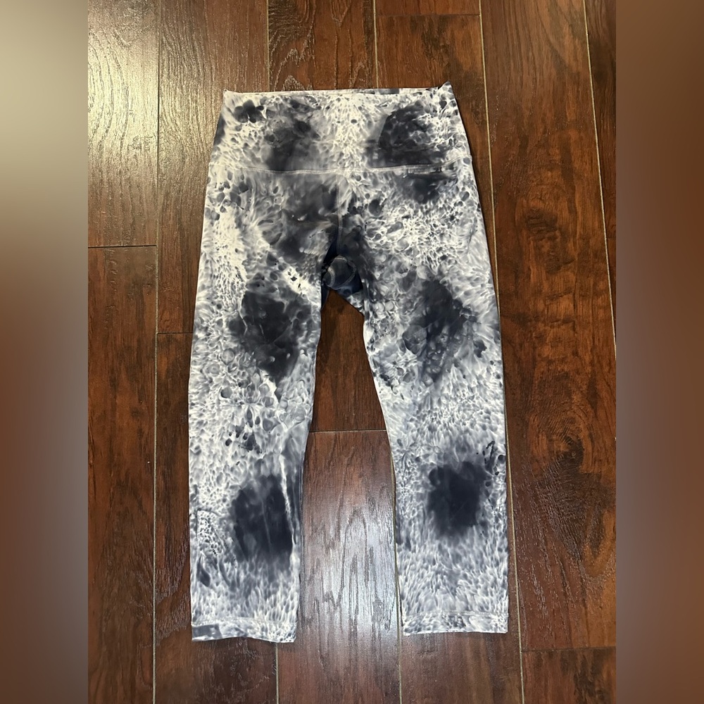 Lululemon Wunder Under Size 8 HighRise Crop 21" Marble Dye Classic Navy